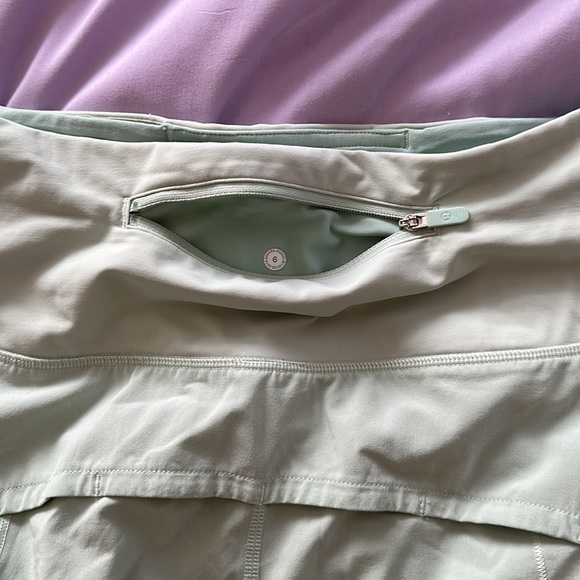 Lululemon Run Speed Up Mid Rise Shorts - Picture 3 of 3